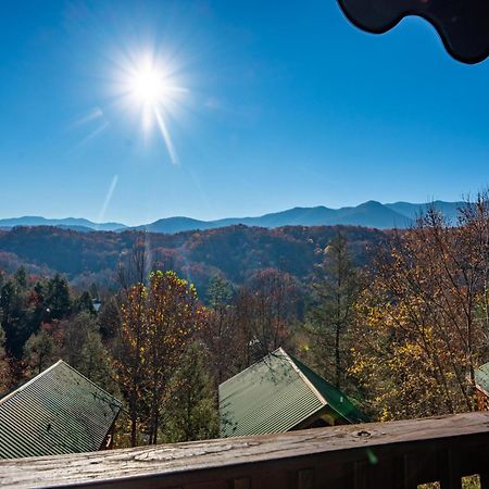 Spacious Smokies Cabin - Hot Tub With Mountain Views Gatlinburg Ngoại thất bức ảnh