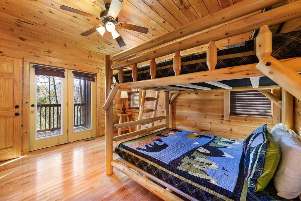 Spacious Smokies Cabin - Hot Tub With Mountain Views Gatlinburg Ngoại thất bức ảnh