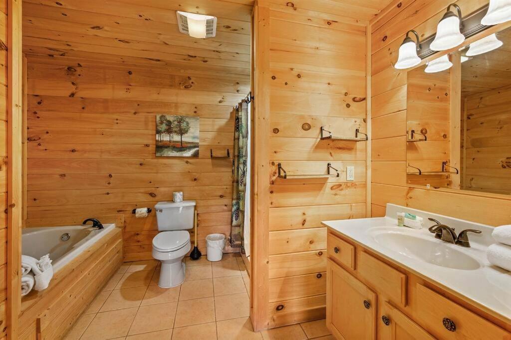 Spacious Smokies Cabin - Hot Tub With Mountain Views Gatlinburg Ngoại thất bức ảnh