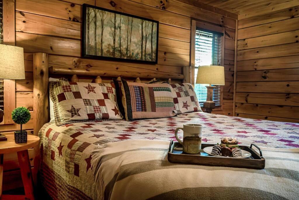 Spacious Smokies Cabin - Hot Tub With Mountain Views Gatlinburg Ngoại thất bức ảnh