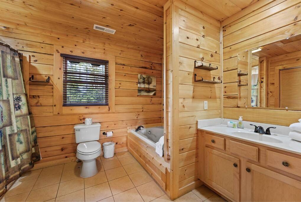 Spacious Smokies Cabin - Hot Tub With Mountain Views Gatlinburg Ngoại thất bức ảnh