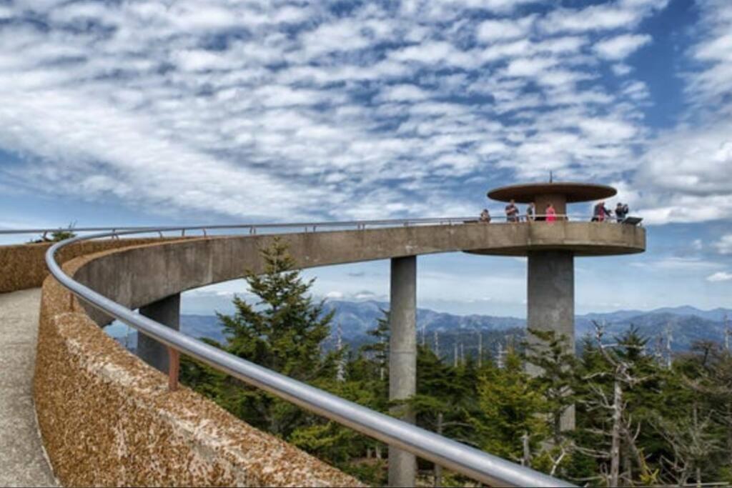 Spacious Smokies Cabin - Hot Tub With Mountain Views Gatlinburg Ngoại thất bức ảnh