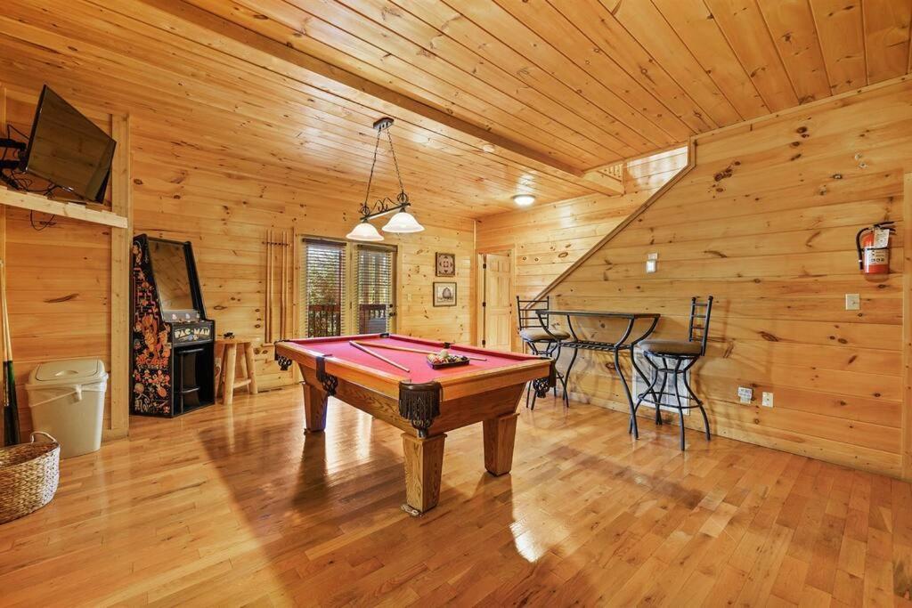 Spacious Smokies Cabin - Hot Tub With Mountain Views Gatlinburg Ngoại thất bức ảnh