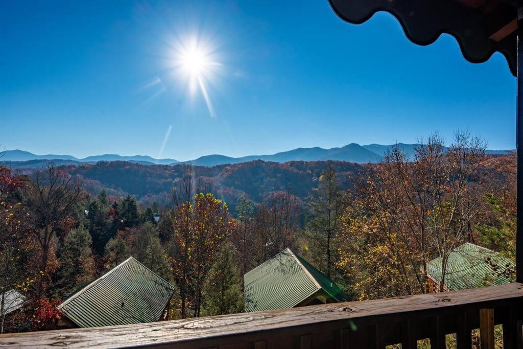 Spacious Smokies Cabin - Hot Tub With Mountain Views Gatlinburg Ngoại thất bức ảnh